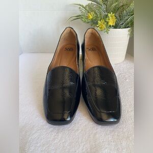 Sofft Shiny Black Leather Slip-Ons women size‎ 8